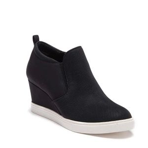 Susina Black Wedge Sneaker “Areya”
